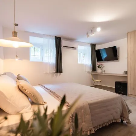 Saint Simeon And 아파트 *