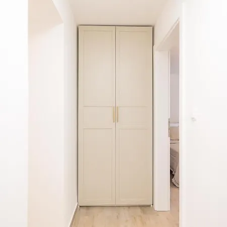 Saint Simeon And 아파트 자다르