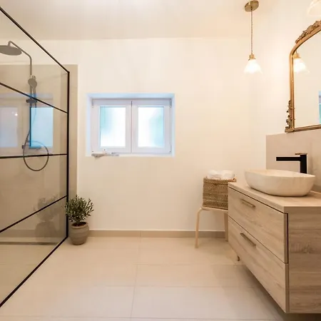 Saint Simeon And 아파트 자다르