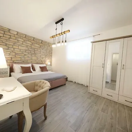 Saint Simeon And 아파트 자다르