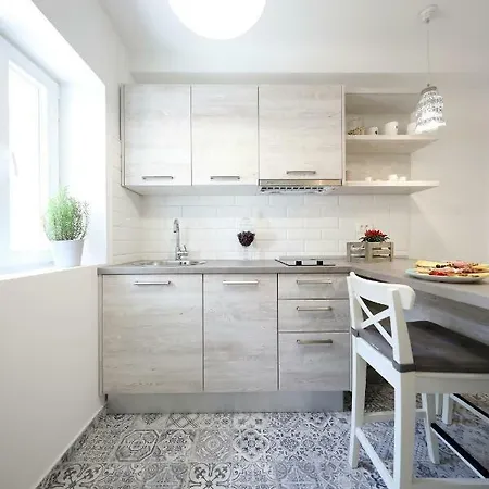 Saint Simeon And 아파트