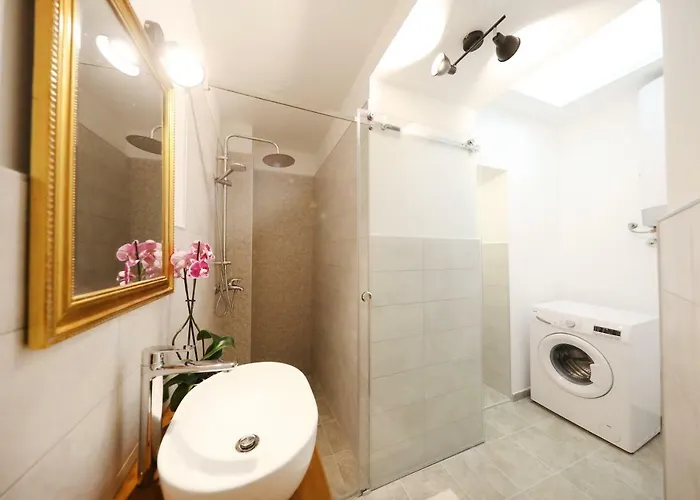 Saint Simeon And * Задар