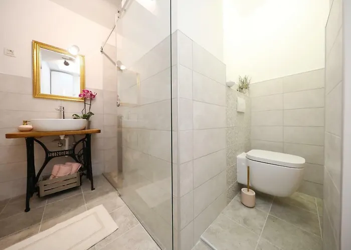 Saint Simeon And Apartment Zadar